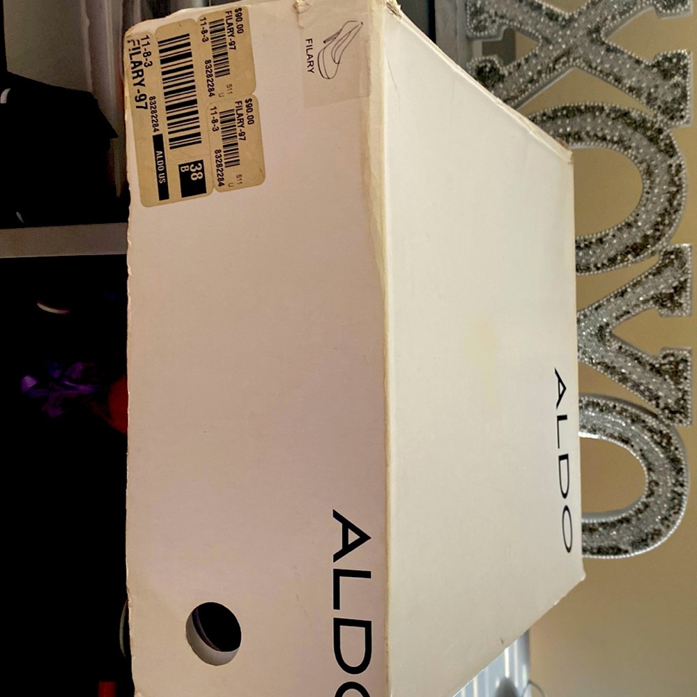 Aldo size 8 black high heels (New/Good condition)